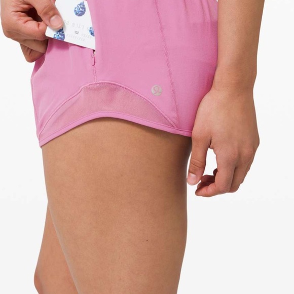 Lululemon Hotty Hot Short II  2.5” - Picture 6 of 9